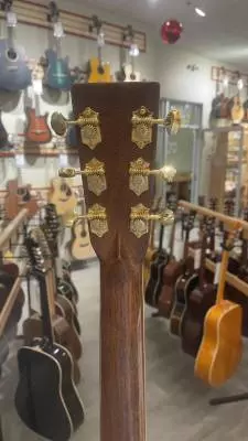 Martin Guitars - D-41 V18 2